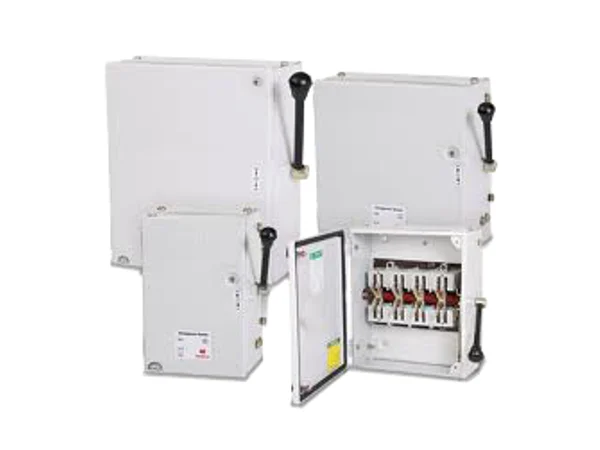 Manual changeover switch in an enclosure